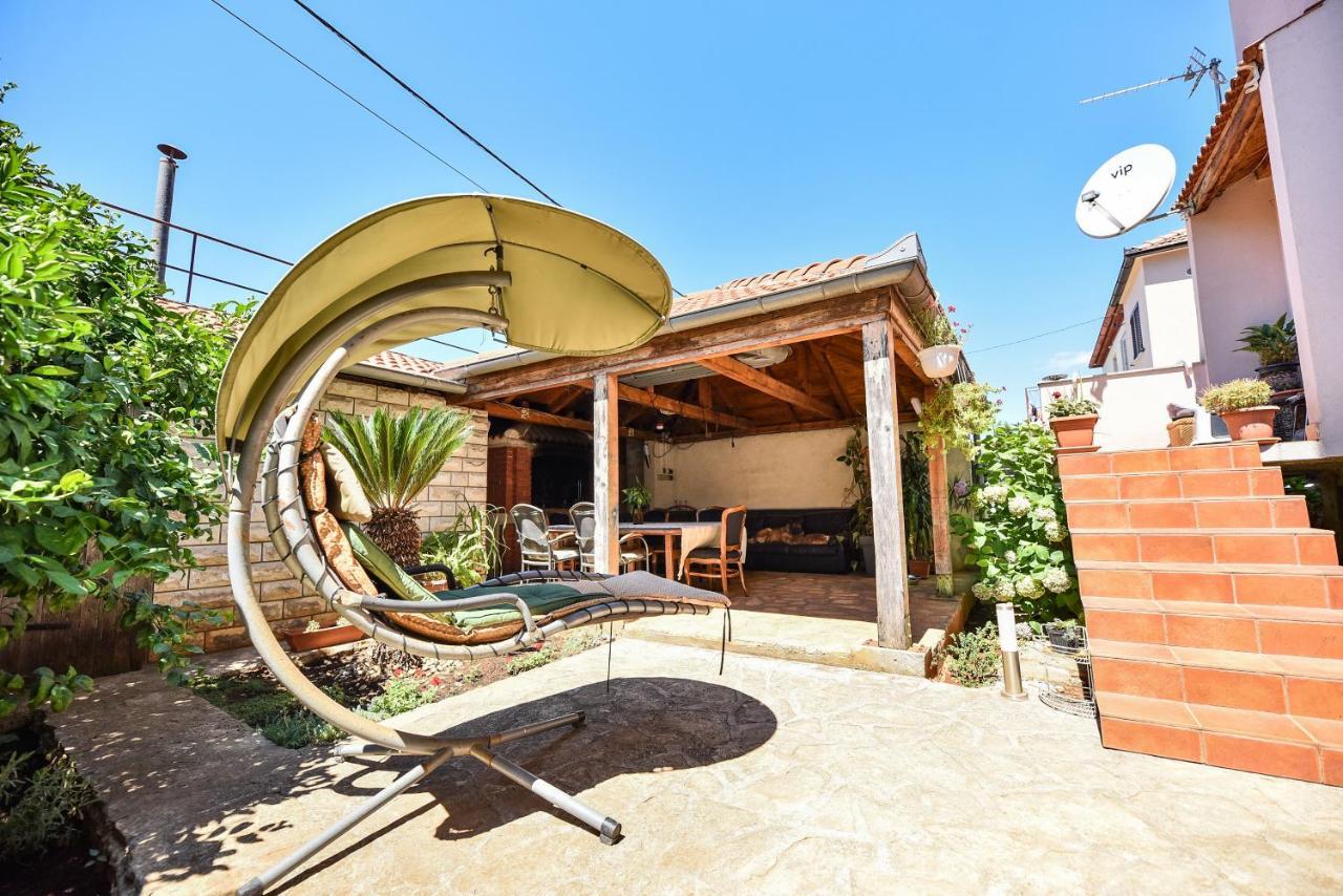 Apartman Maja Apartamento Zadar Exterior foto
